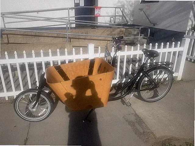 Cargo Bike Danish Style, Bucket Up Front, 6 Speed, Black, Adjustable Seat